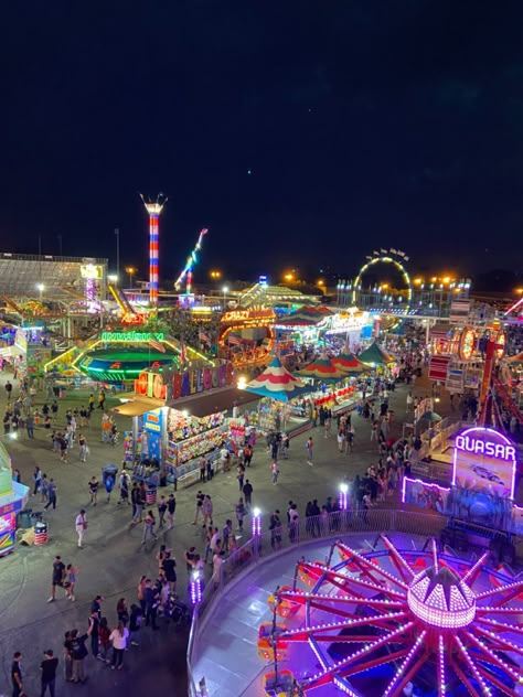 Carnival At Night Aesthetic, Feria Aesthetic, Theme Park Aesthetic, Fair Pictures, Park Aesthetic, Fair Rides, Fun Park, Parks Canada, Sandlot