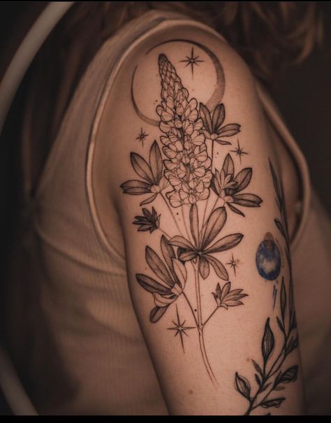 Witch Herbs Tattoo, Green Witch Tattoo Ideas, Medicinal Plant Tattoo, Celestial Botanical Tattoo, Botanical Witch Tattoo, Witchy Floral Sleeve Tattoo, Herb Tattoo, Witch Herbs, Witch Tattoo