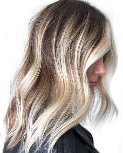 Blonde Balayage Hair, Balayage Lob, Platinum Blonde Balayage, Balayage Hair Color Ideas, Balayage Hair Color, Blonde Balayage Highlights, Blonde Tips, Ash Blonde Balayage, Soft Blonde