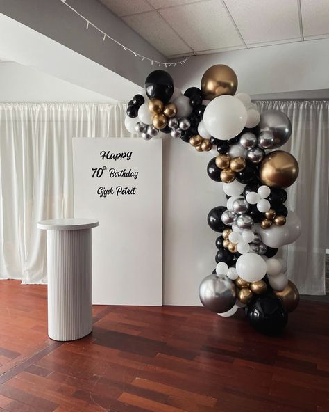 Balloon Garland Decor for 70th Birthday Party @crosportscentre #partysuperstore #balloongarland #balloondecoradelaide #balloonstylist #balloons #balloondecor #adelaideballoons #adelaideballoondelivery #adelaideballoondecor #adelaideballoonshop #adelaideballoonstylist #birthdaypartydecor #birthdayballoons Balloons Galore, 70th Birthday Party, Happy 70 Birthday, Personalized Balloons, Balloon Shop, Balloon Delivery, 70th Birthday Parties, Balloon Columns, Confetti Balloons