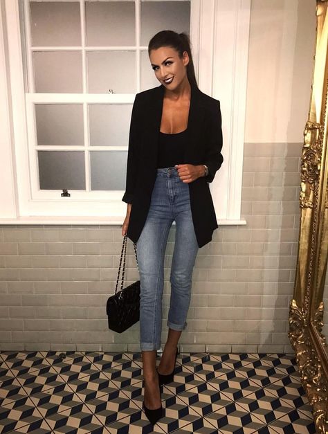 Blazer Outfits Night Out, Jeans Night Out Outfit, Smart Casual Dinner Outfit, Blazer And Jeans Outfit Women, Dinner Outfit Spring, Dinner Outfit Classy, Jeans Blazer Outfit, Dinner Outfit Winter, Black Blazer Style