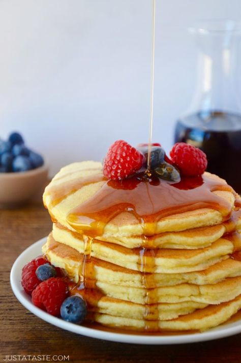 Pancake Recipe Healthy, Ricotta Pancakes Recipe, Cracker Barrel Pancakes, Blender Pancakes, Healthy Pancake, Fluffy Pancake Recipe, Healthy Pancake Recipes, Ricotta Pancakes, Keto Pancakes