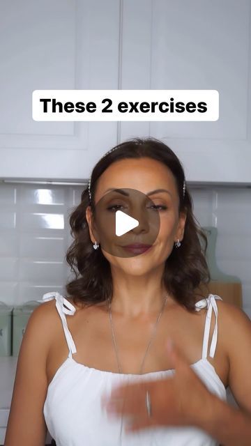 FACE WORKOUT by Mia on Instagram: "If you have Double Chin - comment “Double chin” to receive instructions for these 2 life changing exercises❗️💯" Double Chin Exercises Videos, Double Chin Workouts, Under Chin Exercises, How Lose Face Fat Double Chin, How To Reduce Double Chin Fast, How Do You Lose A Double Chin, Chin Exercises For Women, How To Remove Double Chin, Double Chin Exercises How To Get Rid Of