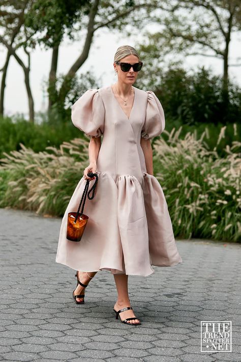 2020 Fashion Trends, Couture Mode, Looks Street Style, Fashion Weeks, Cool Street Fashion, Classy Dress, Milan Fashion, Fashion Week Spring, New York Fashion Week