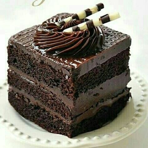 Chocolate lover Food Sweet, Think Food, Cute Desserts, Food Obsession, Cafe Food, Interesting Food Recipes, Chocolate Desserts, Yummy Food Dessert, Pretty Food