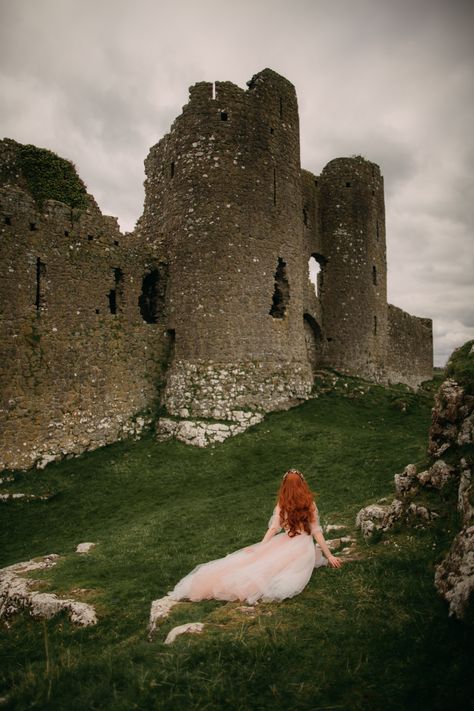 Soul Stealer, Fictional Romance, Moody People, Irish Aesthetic, Green Picnic, Fairytale Photoshoot, A Clothes Horse, Fairytale Aesthetic, Medieval Aesthetic