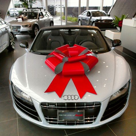 Audi R8.... Is this my gift?! No, but I wish!! Waking up to this would be nice! R8 Audi, New Sports Cars, Jaguar Xk, Cool Sports Cars, Big Car, Audi A8, Wishful Thinking, Car Gifts, My Dream Car