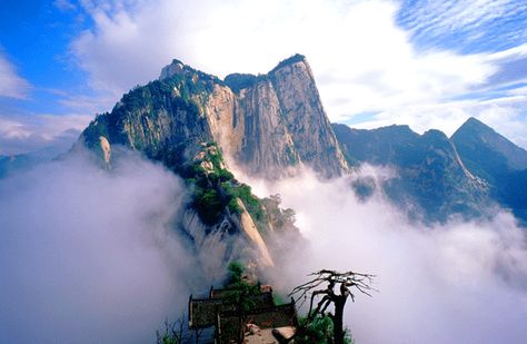 Mount Hua, Silk Road, Mountain Hiking, Cool Landscapes, Beautiful Mountains, Places Around The World, Travel Bucket List, Most Beautiful Places, Travel Dreams