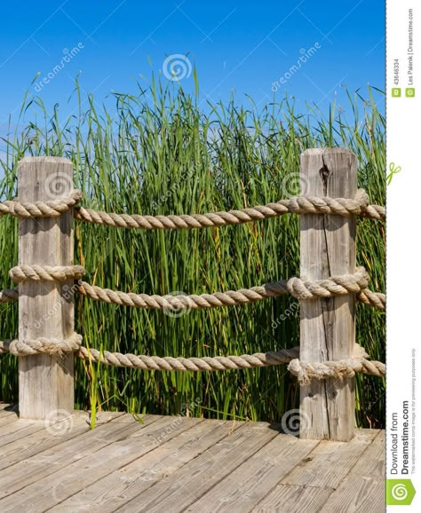 Rope Fence, Rope Railing, Fence Planning, Seaside Garden, Beach House Exterior, Rope Diy, Diy Fence, Cedar Fence, Diy Posts