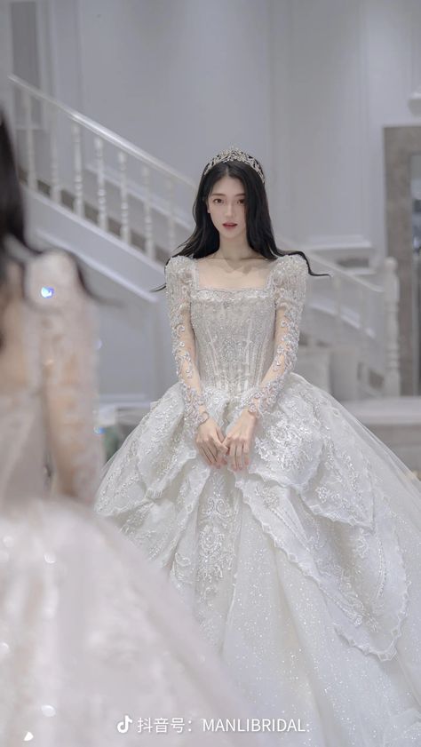 Ulzzang Wedding Dress, Korean Wedding Dress Elegant, Korean Wedding Dress Gowns, Korean Wedding Dress Simple, Wedding Dress Korean Style, Korea Wedding Dress, Wedding Dresses Korean, Rp Girl, Korean Bride