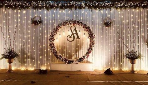 Stage For Marriage, Sangeeth Backdrop Simple, Stage Backdrop Design Wedding, Simple Stage Decoration For Reception, Engegment Stage Ideas, Marriage Stage Decoration Indian Simple, Sangeet Simple Decoration, Backdrop For Engagement Indian, Stage Decoration For Engagement Indian