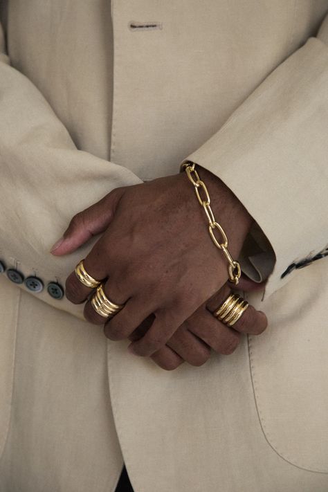 Mens Gold Jewelry, Jewelry Photoshoot, Mens Accessories Jewelry, Jewelry Photography, Gold Bracelet Chain, Brass Chain, Gold Plated Chains, Bracelet Sizes, Bracelet Designs