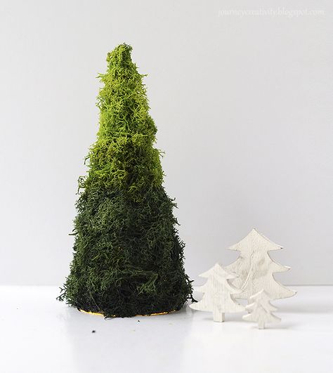 Journey into Creativity: Moss lights christmas tree Moss Cone Tree, Moss Christmas Tree, Moss Christmas, Moss Tree, Lights Christmas Tree, Cone Trees, Snow Tree, Paper Cones, Vertical Gardens