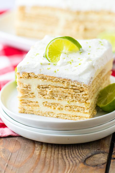 This key lime icebox cake is the ultimate no bake summer dessert! Lime Icebox Cake, Key Lime Icebox Cake, Freezer Cake, Refrigerator Cake, Ice Box Cake, Key Lime Cake, Key Limes, No Bake Summer Desserts, Icebox Cake Recipes