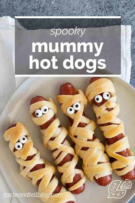 Halloween Mummy Hot Dogs, Last Minute Halloween Party, Halloween Toddler Party, Mummy Hot Dogs, Kids Food Crafts, Kids Halloween Food, Halloween Party Snacks, Halloween Fest, Last Minute Halloween