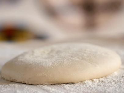 Pizza Dough Giada Pizza Dough Recipe, Giada In Italy, Giada Recipes, Small Pizza, Pizza Stromboli, Pizza Flatbread, Pizza Calzones, Pizza Dough Recipe, Giada De Laurentiis