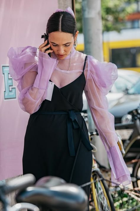 Berlin Fashion Week Street Style, Street Style New York, Berlin Street, Outfit Essentials, Berlin Fashion Week, Paris Mode, Berlin Fashion, Looks Street Style, Couture Week