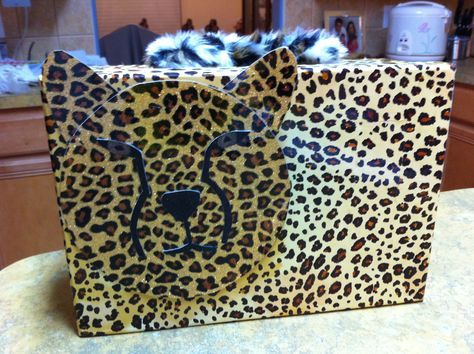 Cheetah Valentine's Day box!! Leopard Valentines Boxes, Cheetah Valentines Boxes, Girls Valentines Boxes, Kids Valentine Boxes, Valentine Card Box, Valentine Mailbox, Happy Hearts Day, Valentine Day Boxes, Heart Day