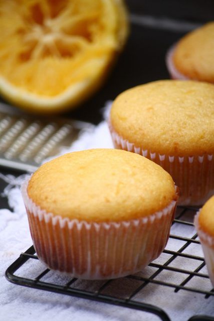 Nutella Muffin, Pie Cupcakes, Orange Muffins, Simple Muffin Recipe, Lemon Muffins, Orange Cake, Vanilla Cupcakes, Caramel Apple, Cupcake Muffins