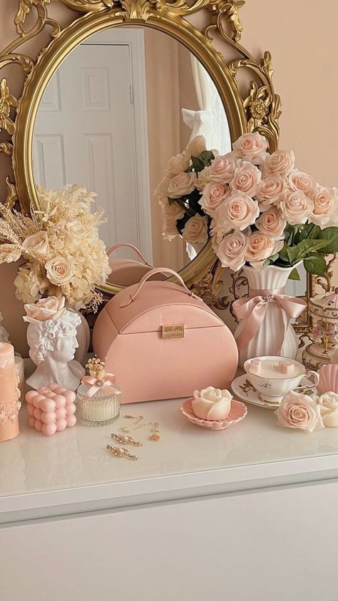 Gaslight, gatekeep, girlboss "sadgurl" aesthetic 
Coquette aesthetic Parisian Chic Style Home, Vintage Princess Aesthetic Bedroom, Princess Aesthetic Room, Paris Room Decor, Gaslight Gatekeep Girlboss, Farm Room, Room Decor Pink, Pretty Desks, Paris Rooms