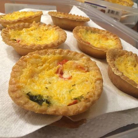 Mini Tomato Pie, Foods Quotes, Tomato Tarts, Southern Tomato Pie, Tomato Tart, Tomato Pie, Bacon Tomato, Mini Tart, Ham Cheese