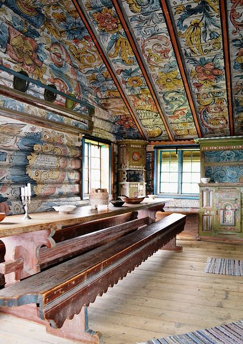 Norwegian Interior, Painted Ceilings, Norwegian Rosemaling, Russian Architecture, Painted Ceiling, Ceiling Design, Scandinavia, Log Cabin, House Painting