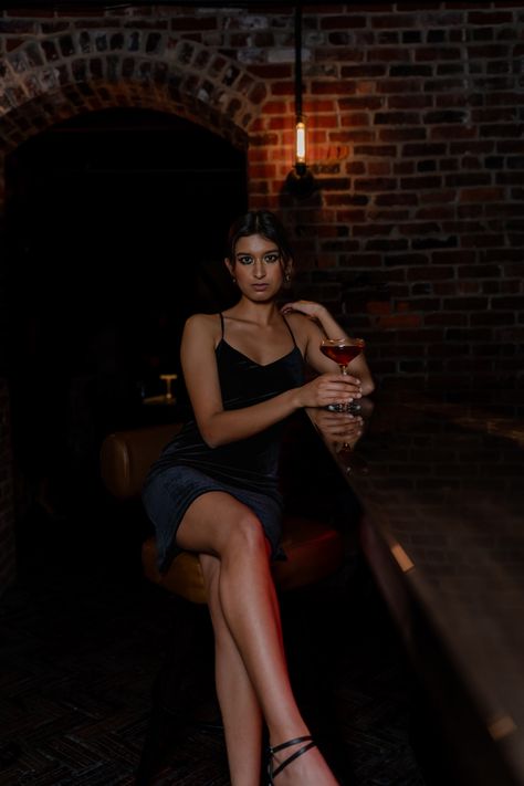 Cocktail Photoshoot Model, Sitting At Bar Pose, Bar Poses Photo Ideas, Cocktail Bar Photoshoot, Speakeasy Photography, Bartending Photoshoot, Speakeasy Photoshoot, Mafia Photoshoot Ideas, Hooked Aesthetic