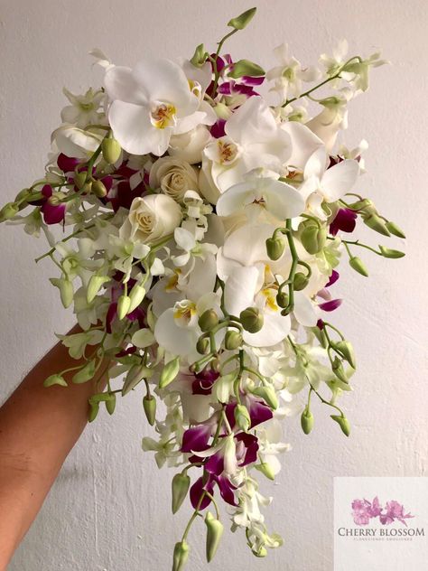 CBR666 Weddings at the beach Luxury bride bouquet white and purple orchids and roses at Las Haciendas Puerto Aventuras Riviera Maya, Tulum and Playa del Carmen Mexico by Cherry Blossom #bridalbouquet #lashaciendas #orchids Orchid Rose Bouquet, Wedding Bouquet Orchids, Purple Orchid Bouquet, Weddings At The Beach, Orchid Wedding Theme, Orchids And Roses, Orchid Bridal Bouquets, Bride Bouquets White, Kauai Elopement