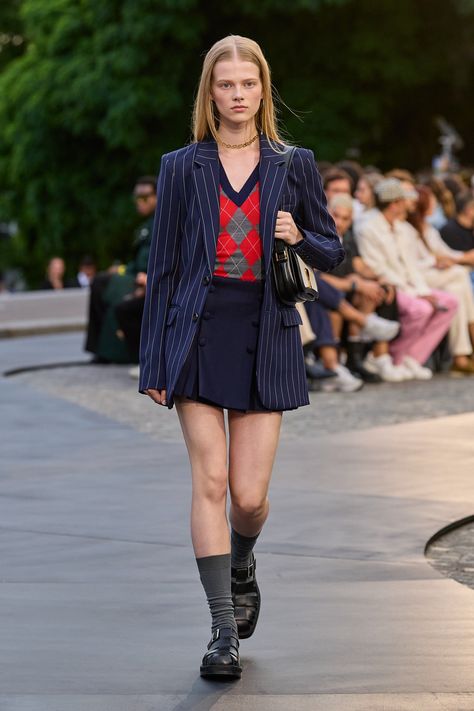 Estilo Preppy, Mode Casual, Preppy Look, Ami Paris, Mini Short, Spring 2023, Look Vintage, 가을 패션, Looks Style