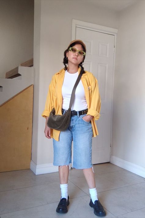 denim shorts, jorts outfit, oversized shirt, crossbody bag, casual summer streetwear tomboy outfit, petite Cute Tomboy Outfits Summer, Tomboy Outfits Summer, Cute Tomboy, Cute Tomboy Outfits, Jorts Outfit, Tomboy Outfit, Outfit Petite, Thrifted Outfits, Summer Streetwear