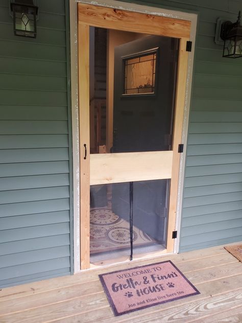 Wood Screen Door With Dog Door, Diy Screen Door With Dog Door, Screen Door Dog Door, Screen Porch Dog Door, Screened In Porch With Doggie Door, Dog Screen Door Ideas, Dog Friendly Screen Door, Screen Door With Doggie Door, Diy Screen Door With Doggie Door