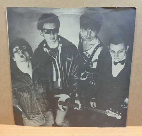 archived! GBP 311 | The Damned New Rose / Help Og Uk First Press Stiff 7" Buy 6 Delga #vinyl https://t.co/RlTKhqmh2I https://t.co/apVj8aNckm Punk Records, The Damned Band, Dave Vanian, 70s Punk, Goth Bands, Johnny Marr, Punk Rock Bands, Punk Bands, Post Punk