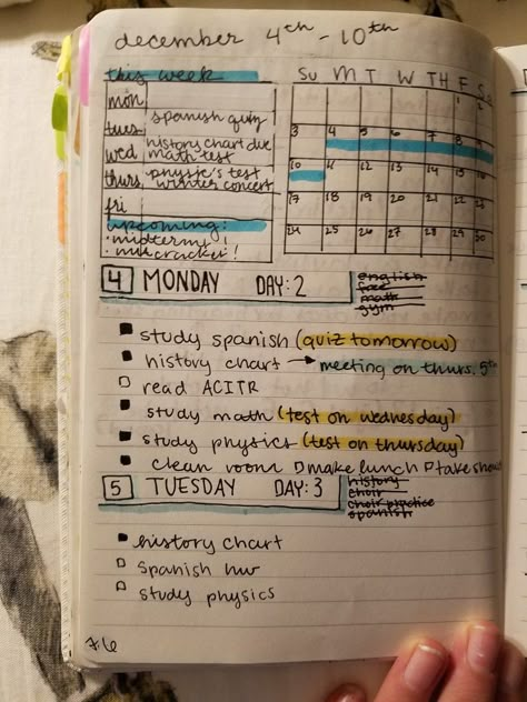 Daily Planner Journal Layout, Academic Planner Aesthetic, Study Plan Aesthetic, Messy Planner, White Board Ideas Organizations, Study Planner Aesthetic, Planner Ideas Organizing, Planer Design, Daily Study Planner