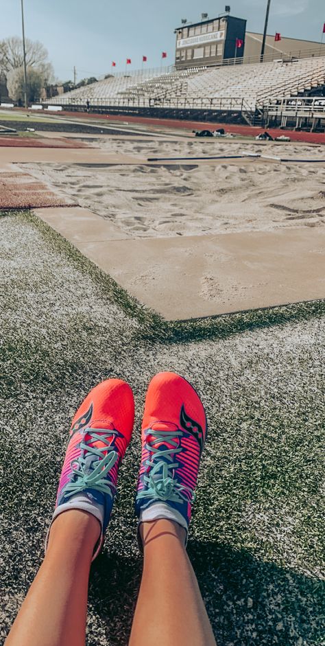 Long Jump Aesthetic, Track Photos, Instead Of Running, Running Pictures, Track Quotes, Track Runners, Athletics Track, Track Pictures, Senior Year Of High School