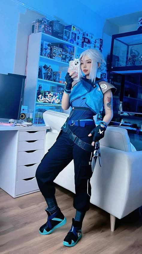 Jett Outfit Valorant, Jett Cosplay Valorant, Omen Cosplay, Jett Cosplay, Valorant Cosplay, Gaming Cosplay, Easy Cosplay, Video Game Cosplay, Girls Mirror