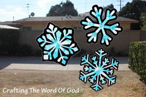 Christmas Snowflake Suncatcher Snowflake Suncatcher, Snowflake Craft, Suncatcher Craft, Paper Christmas Tree, The Word Of God, Christmas Charms, Kids Corner, Kid Crafts, Christmas Snowflakes