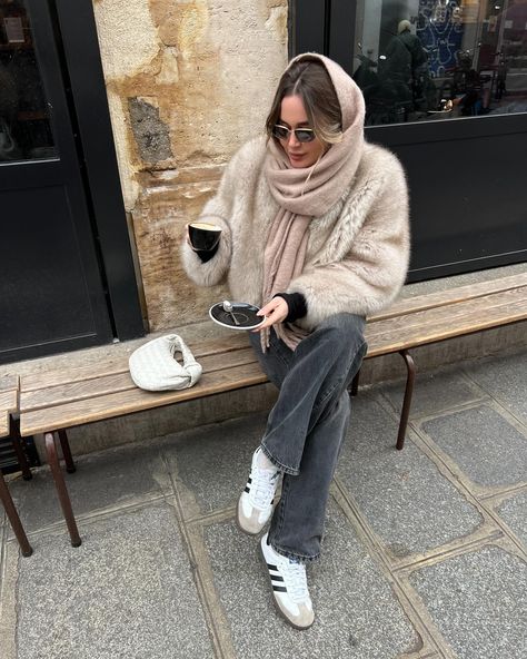 Comfy and warm outfits only • • • Look style parisienne winter is coming Scandinavian style minimal streetstyle old money look winter is… | Instagram Scandinavian Fashion Winter, Scandinavian Winter Fashion, Old Money Look, Scandinavian Outfit, Look Winter, Style Parisienne, Fall Mood, Winter Outfits Cold, Scandinavian Fashion