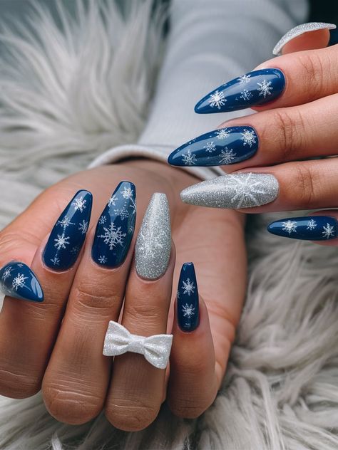 Navy Blue Fall Nail Ideas, Blue New Years Nail Designs, Christmas Nail Designs Blue And Silver, Christmas Nails Blue And Silver, Dark Blue Snowflake Nails, Blue And Silver Sparkle Nails, Simple Blue Christmas Nails, Blue And Silver Christmas Nails, Winter Nails Dark Blue