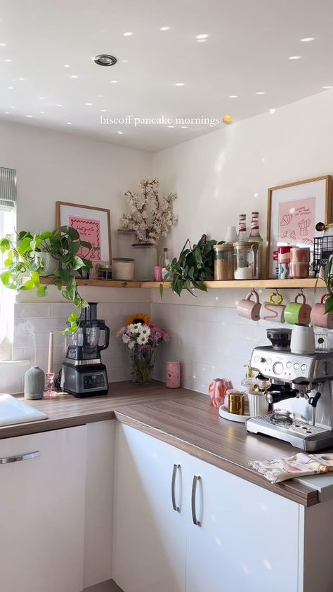 How To Brand Your Blog. ~ Gemma Louise Coffee Corner Small Kitchen, Tea Corner Ideas Small Spaces, Cute Apartment Kitchen, Girly Kitchen, Girly Apartments, Cute Apartment, Flat Decor, Dream Apartment Decor, Future Apartment Decor