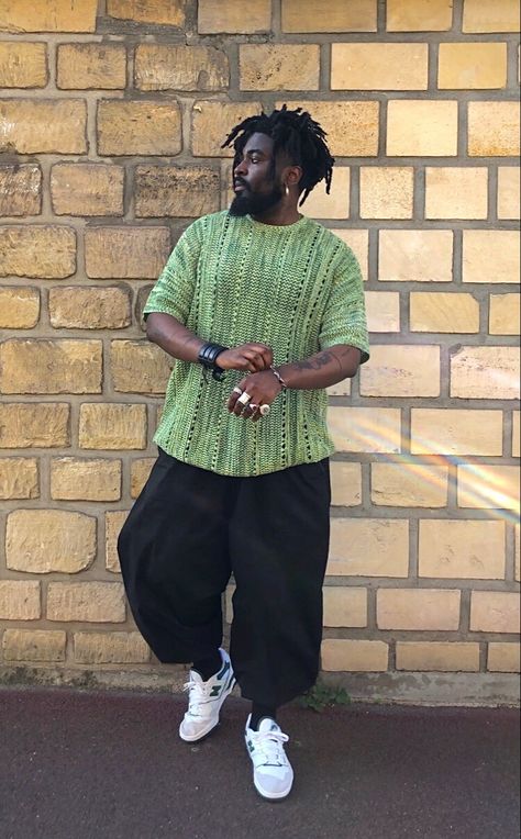 Afro Outfits Street Style, Earthy Black Men, Mutant Oc, Hippy Outfits, Erykah Badu Style, Maximalist Outfits, Goatee Styles, Boho Men Style, Rasta Clothes