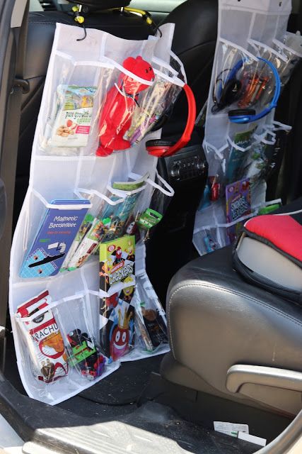 Super Easy DIY Hanging Organizer for Your Next Family Road Trip | Fab Everyday Diy Hanging Organizer, Diy Storage Pantry, Shoe Organization Diy, Shoe Caddy, Pantry Furniture, Shoe Containers, Backseat Organizer, Rv Car, Snack Organizer