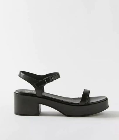 New – Shoe Market NYC Small Heels, Staple Shoes, Intentionally Blank, 90s Inspired Outfits, Patent Loafers, Wide Heels, Black Slides, Italy Outfits, Strap Sandals Women