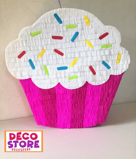 Piñata Cupcake Cupcake Pinata Diy, Birthday Cake Pinata, Summer Pinata, Piñata Cupcakes, Cupcake Pinata, Candy Pinata, Miss Pastelitos, Pinata Cupcakes, Cupcake Decorating Party