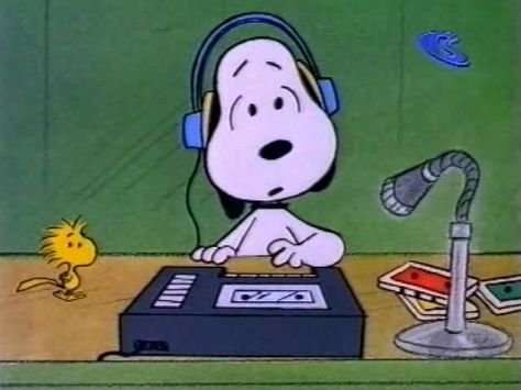 Snoopy - cassette #ThePeanuts #Snoopy Cartoon Character, Charlie Brown, Dj, Headphones, Snoopy