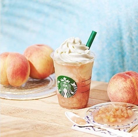 Peach On The Beach, Peach Drinks, Teddy Grahams, Peach Puree, Parfait Recipes, How To Order Starbucks, Peach Juice, Starbucks Drinks, Artisan Bread