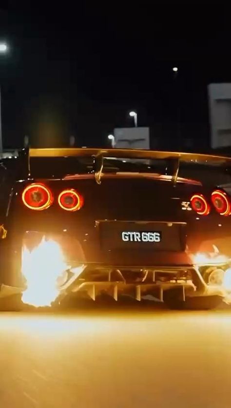 Nissan Gtr Modified, Back Fire Car, Gtr R35 Aesthetic, Nissan Gtr Aesthetic, Gtr Flames, Nissan Z Series, Car Flames, Car Gtr, Car On Fire