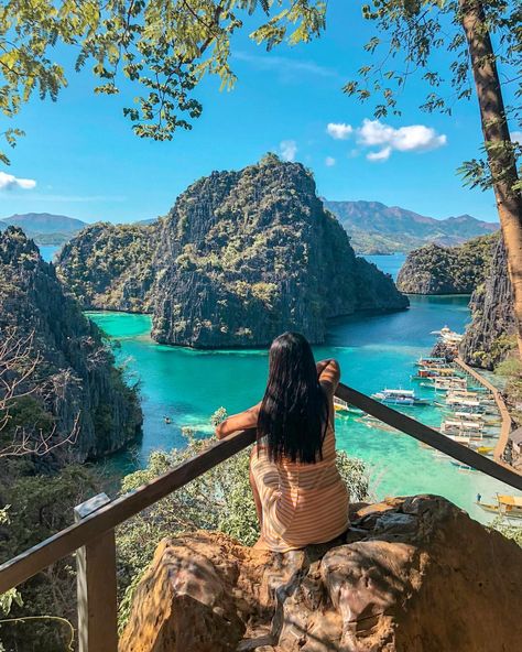 The iconic view deck in #Coron🍃 Kayangan Lake, Coron Palawan, Philippines Travel, Coron, Travel Locations, Palawan, Vacation Places, Travel Lover, Travel Inspo