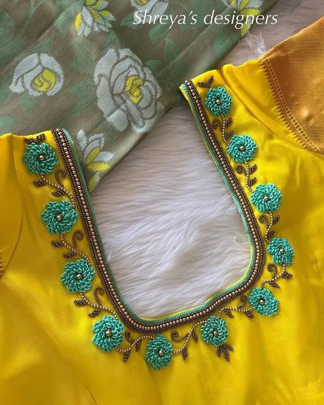 Floral Aari Work Blouse, Thread Aari Work Designs, Aari Work Designs, Latest Fashion Blouse Designs, Magam Work Designs, Peacock Embroidery Designs, Lace Blouse Design, Aari Design, Latest Blouse Designs Pattern