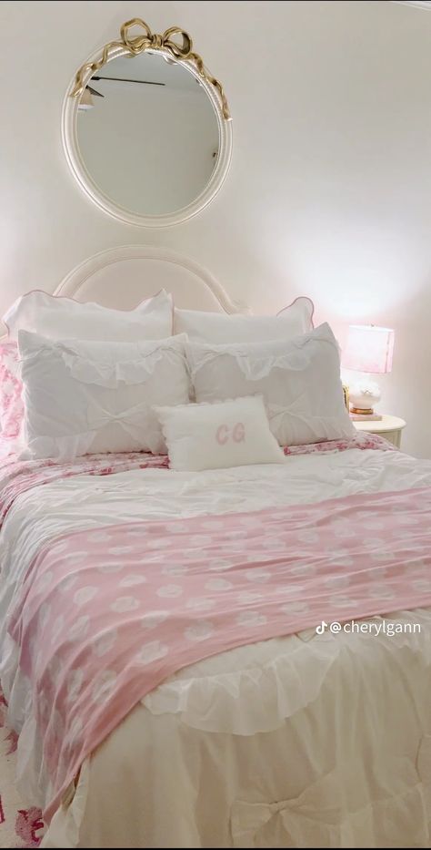 Love Shack Fancy Bedroom Ideas, Love Shack Aesthetic, Love Shack Fancy Room Decor, Love Shack Fancy Bedding, Love Shack Fancy Room, Girly Dorm Room Ideas, Love Shack Fancy Bedroom, Aesthetic Bedrooms, Fancy Bedroom