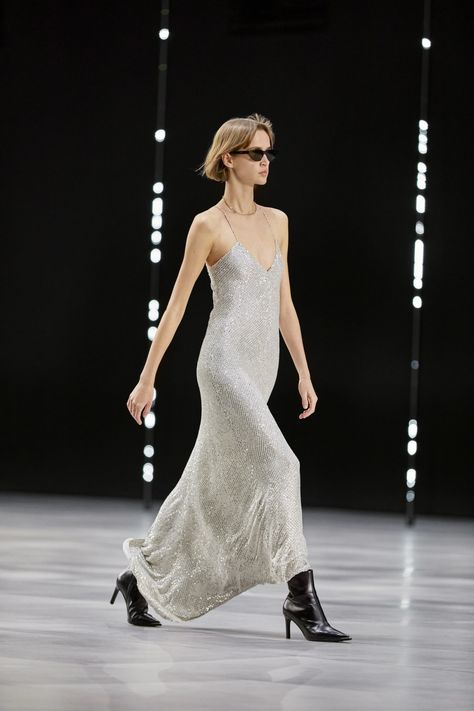 Award Dresses, Celine Fashion Show, Celine Dress, Formal Evening Wear, Handbags Leather, Celine Bag, 가을 패션, Party Night, Leather Goods